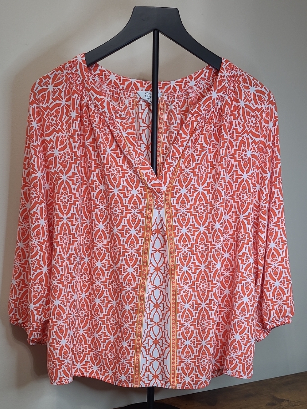 Crown & Ivy Orange/Coral & White Patterned V-Neck Blouse 3/4 Sleeve size 2X